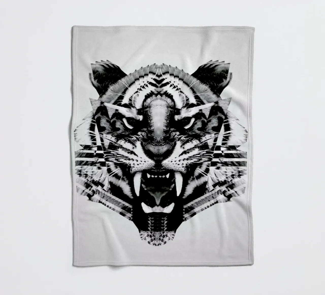 Ingwe. Fleecedecke von Three Of The Possessed