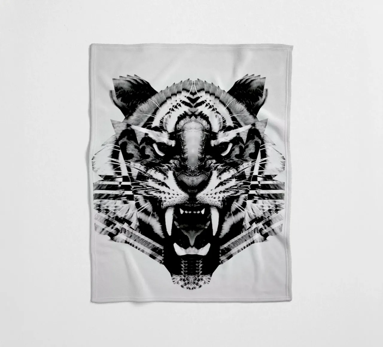 Ingwe. Fleecedecke von Three Of The Possessed