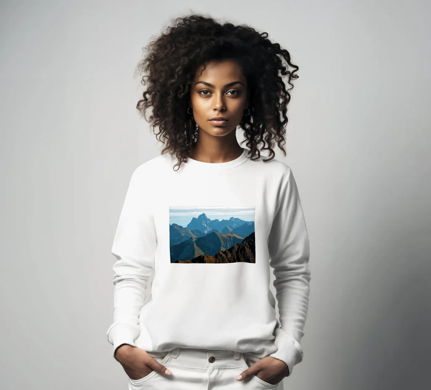 Mountain range sweatshirt by Fjöllart