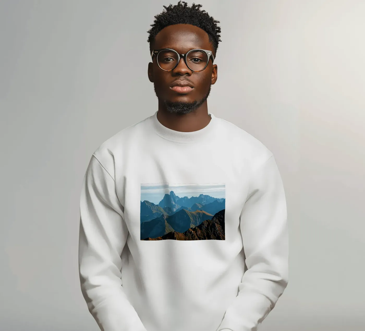Mountain range sweatshirt by Fjöllart