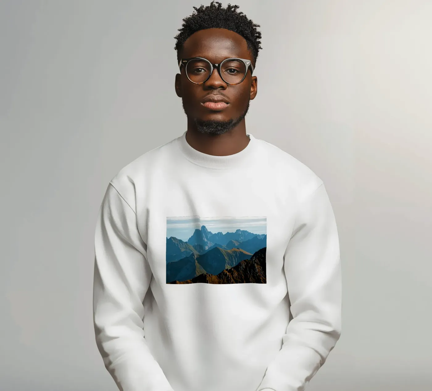 Mountain range sweatshirt by Fjöllart