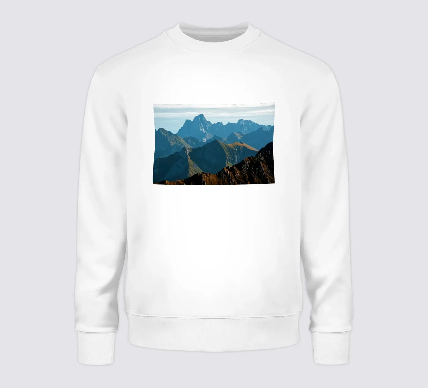 Mountain range sweatshirt by Fjöllart