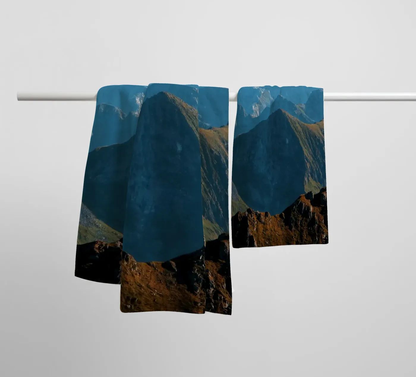 Mountain range towel by Fjöllart