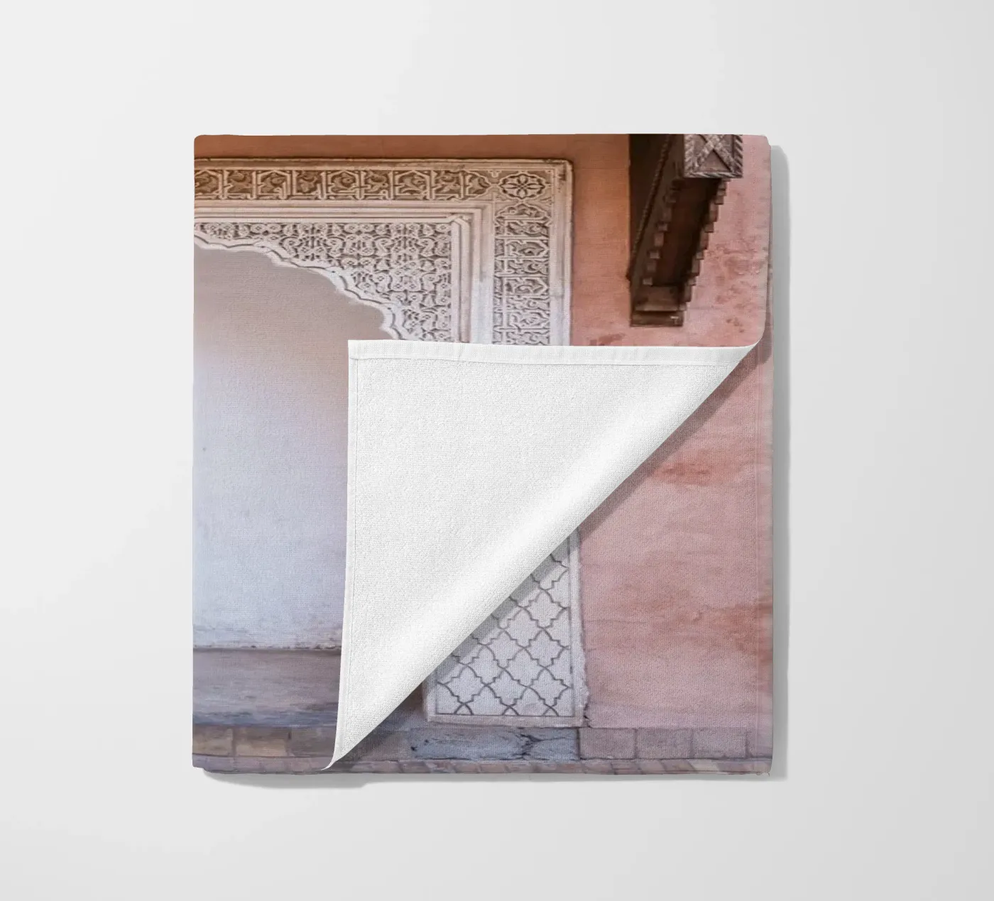 Pink beach towel by photolovers