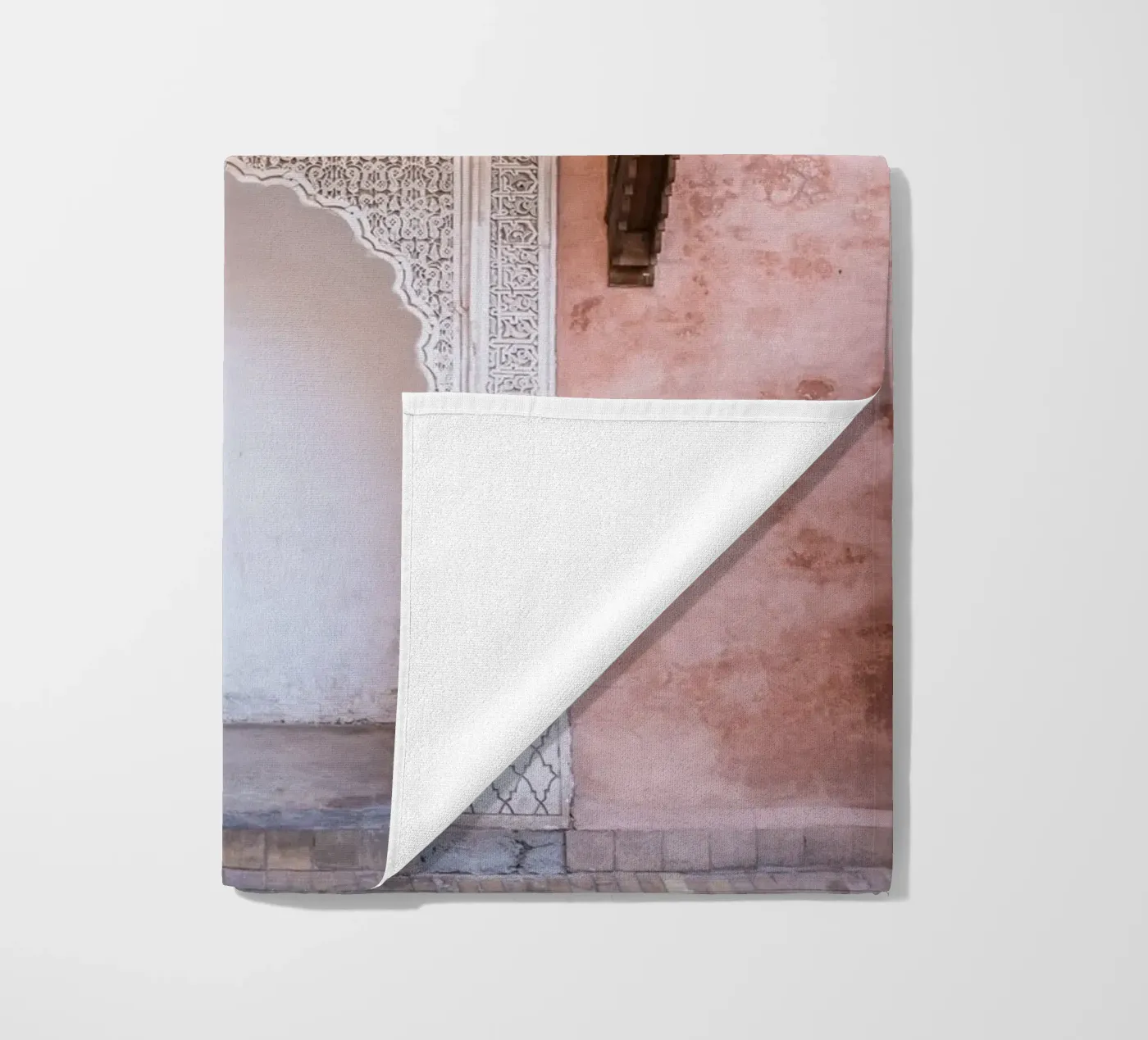 Pink beach towel by photolovers