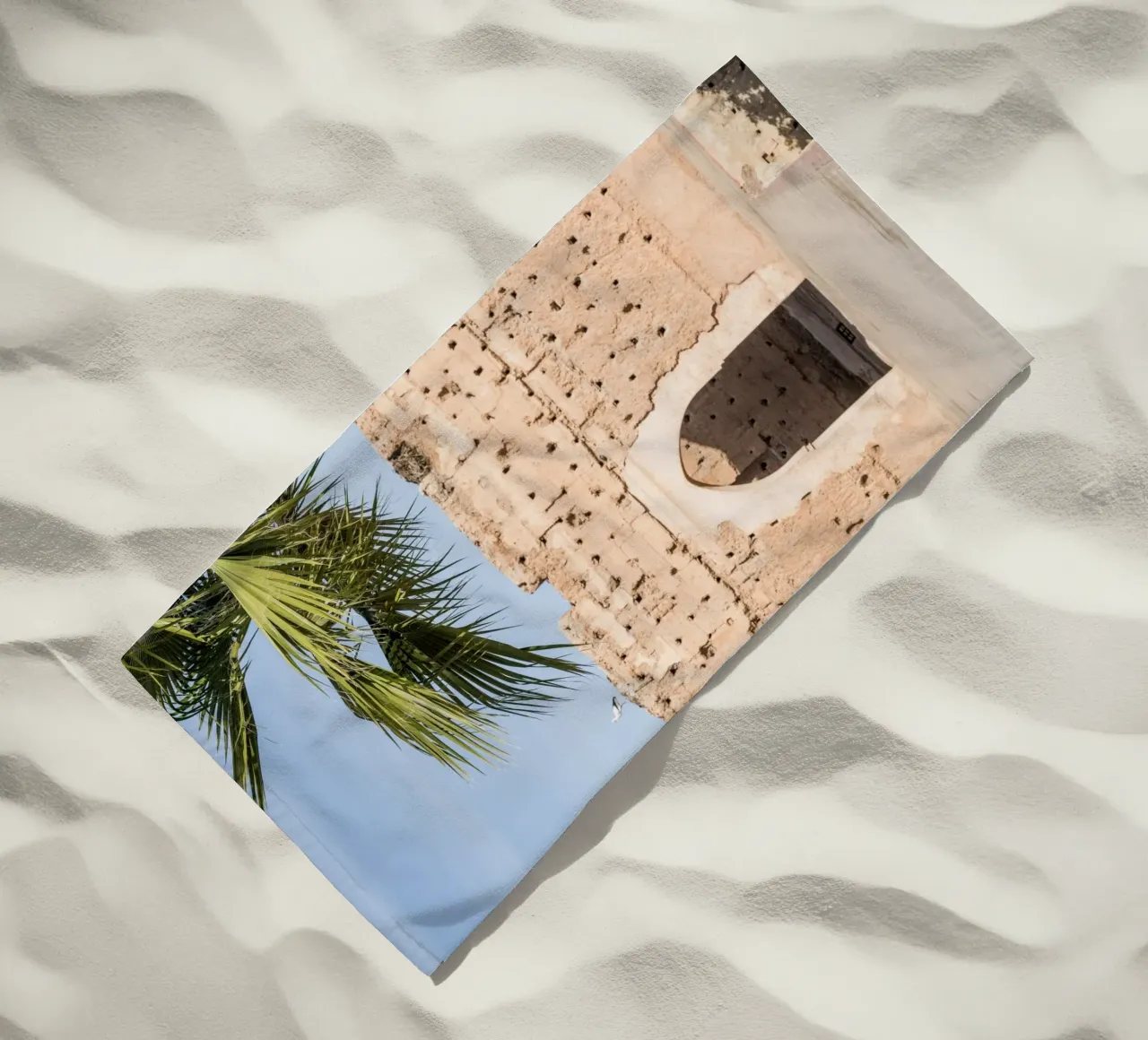 Stork and a palm tree telo mare da photolovers