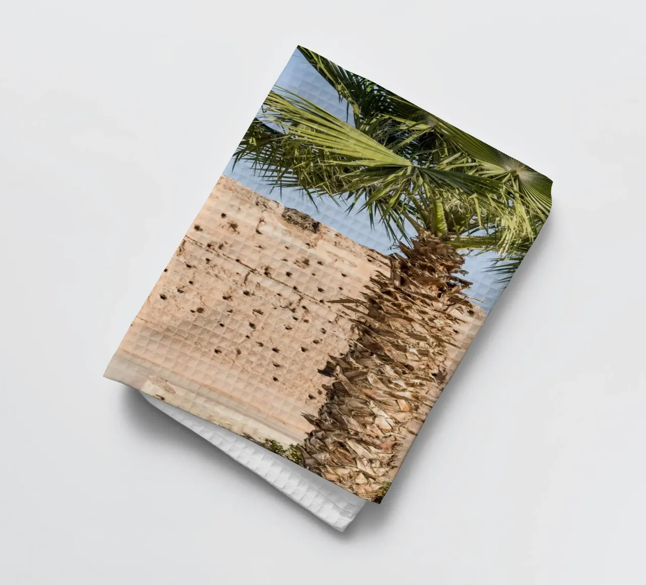 Stork and a palm tree Geschirrtuch von photolovers