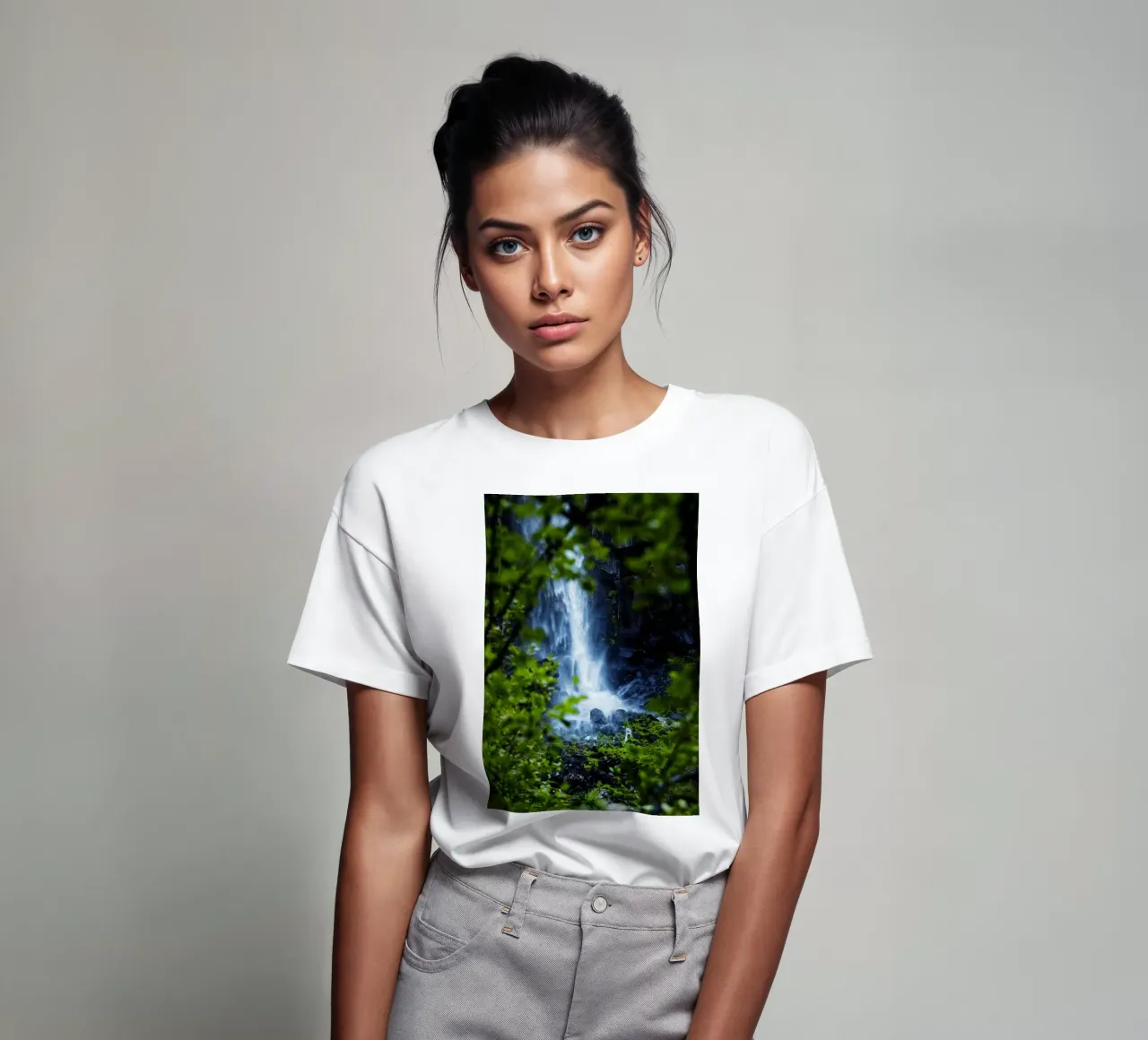 Window to the waterfall t-shirt da Fjöllart