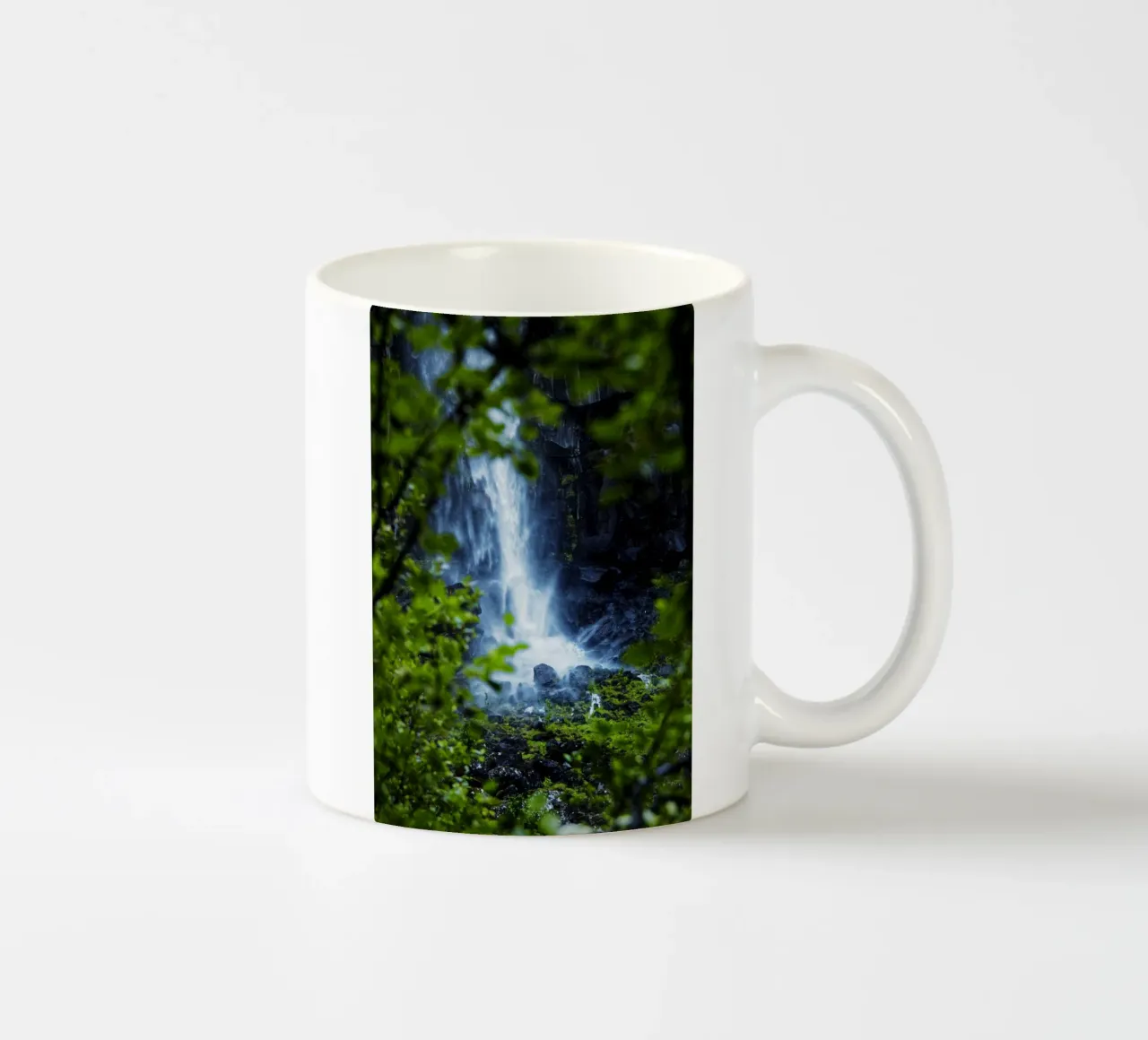 Window to the waterfall Keramik Tasse von Fjöllart