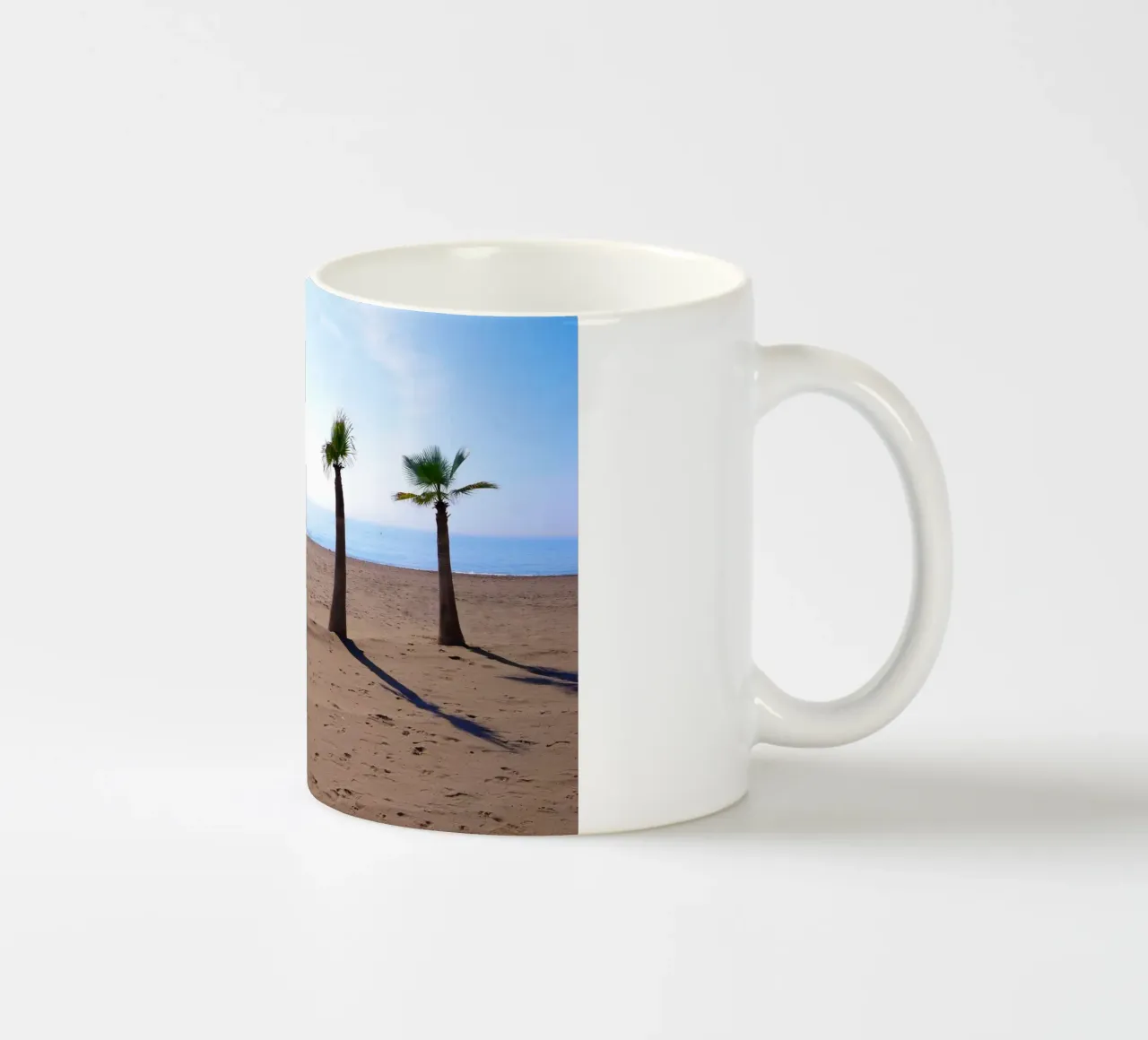 Palm trees at the beach tazza in ceramica da Fjöllart