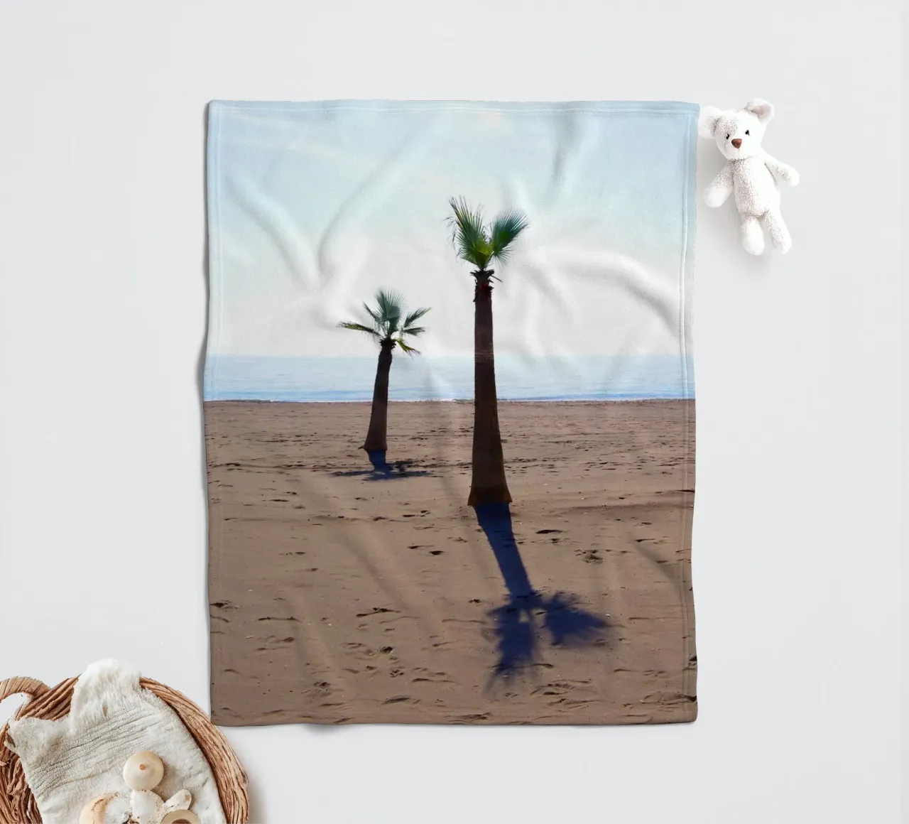 Palm trees at the beach coperta in pile da Fjöllart