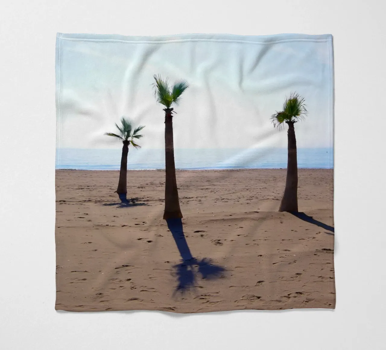 Palm trees at the beach coperta in pile da Fjöllart