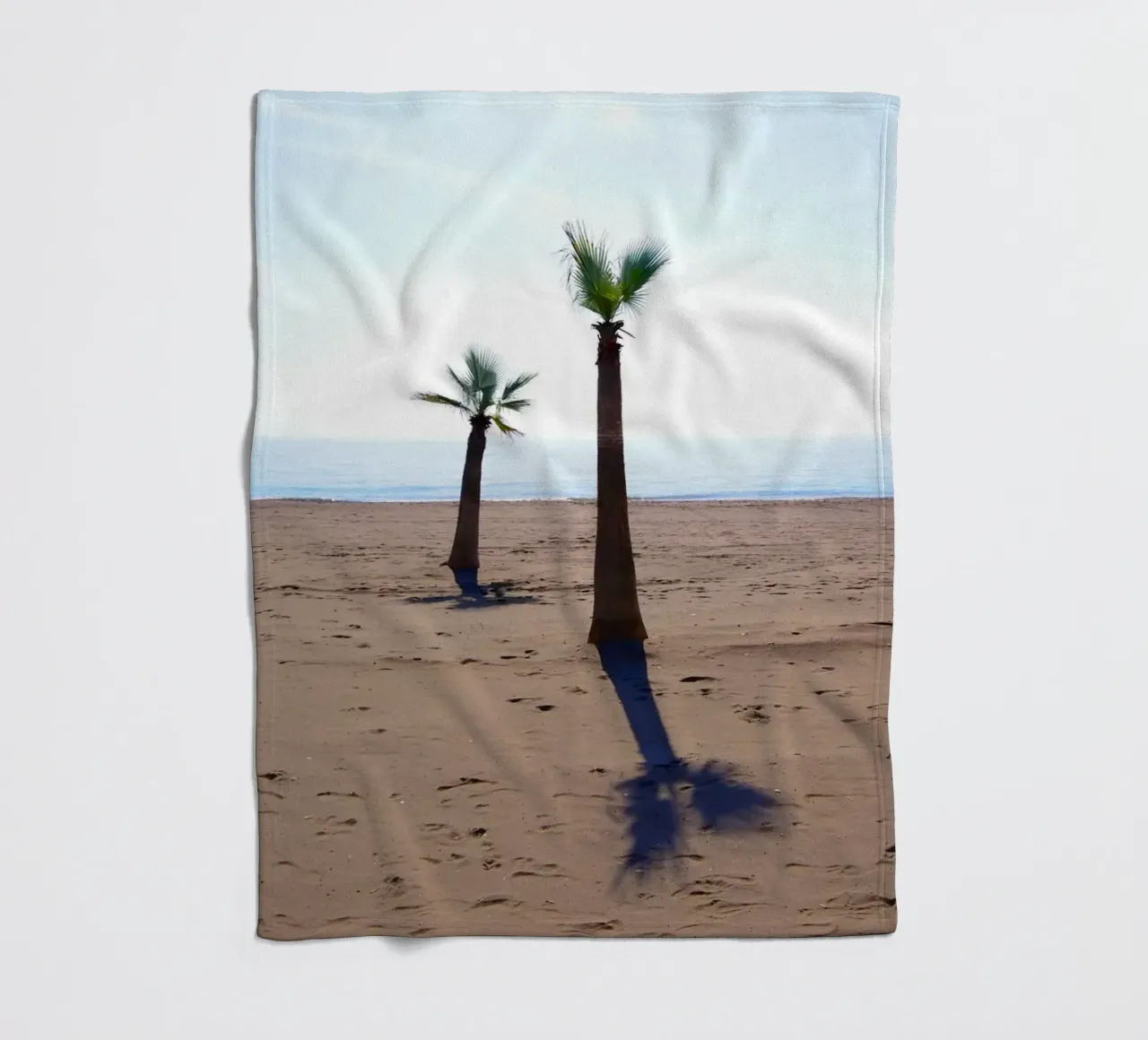 Palm trees at the beach coperta in pile da Fjöllart