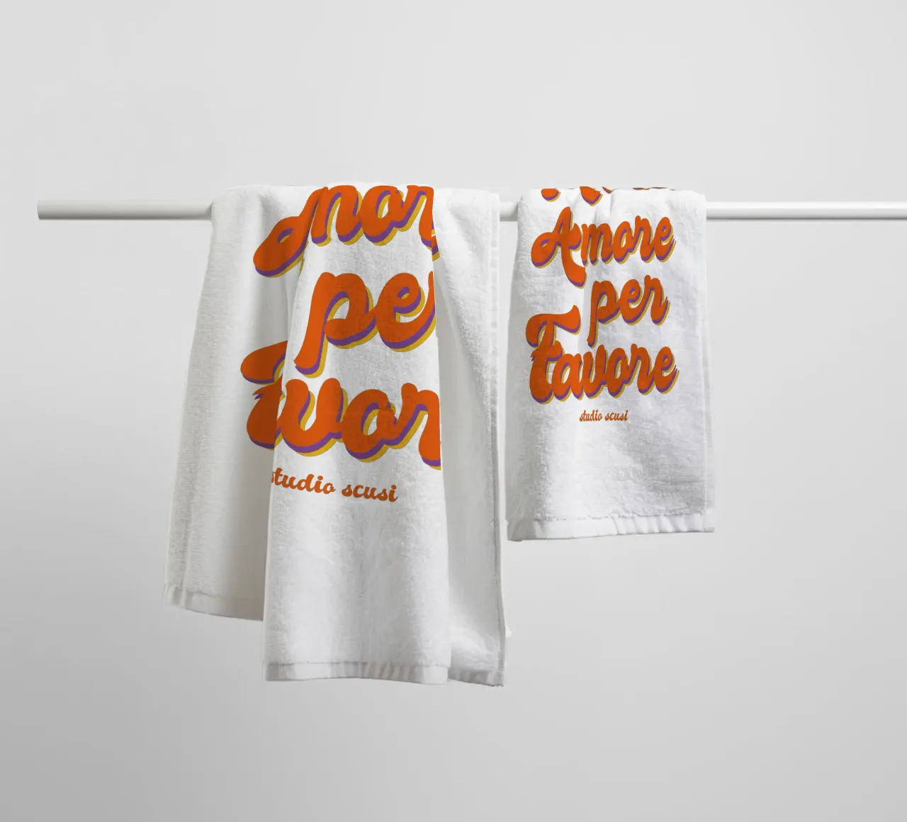 More Amore Per Favore Transparent serviette de bain de studio scusi