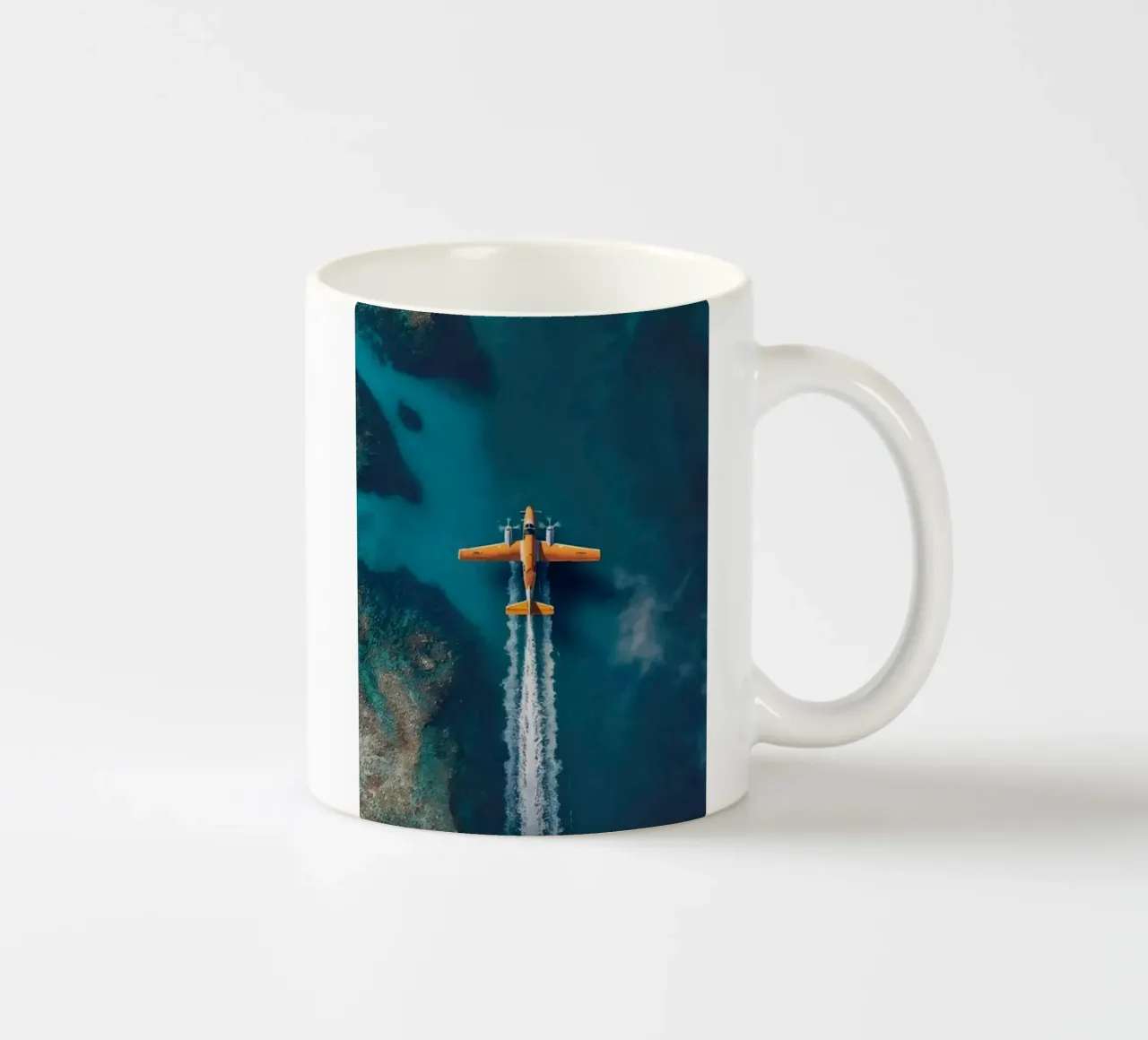 plane slide on water tazza in ceramica da Fost