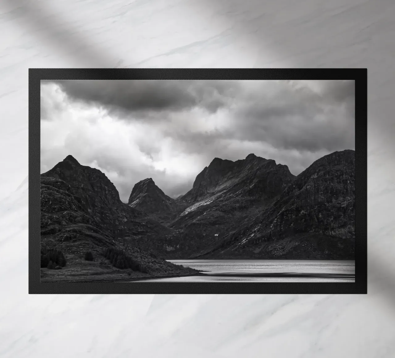 Mountains on the Lofoten Islands zerbino da Fjöllart