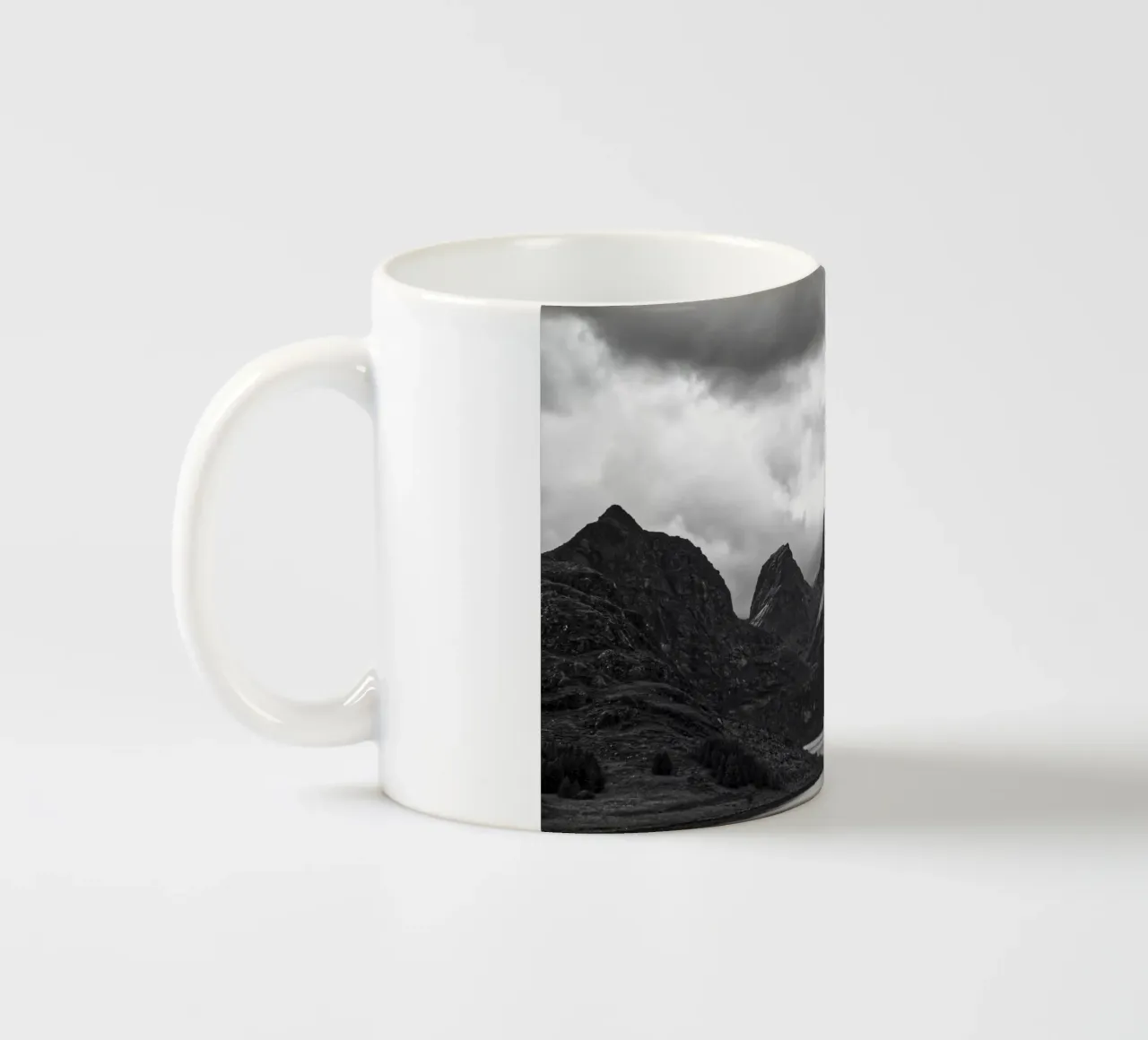 Mountains on the Lofoten Islands tazza in ceramica da Fjöllart