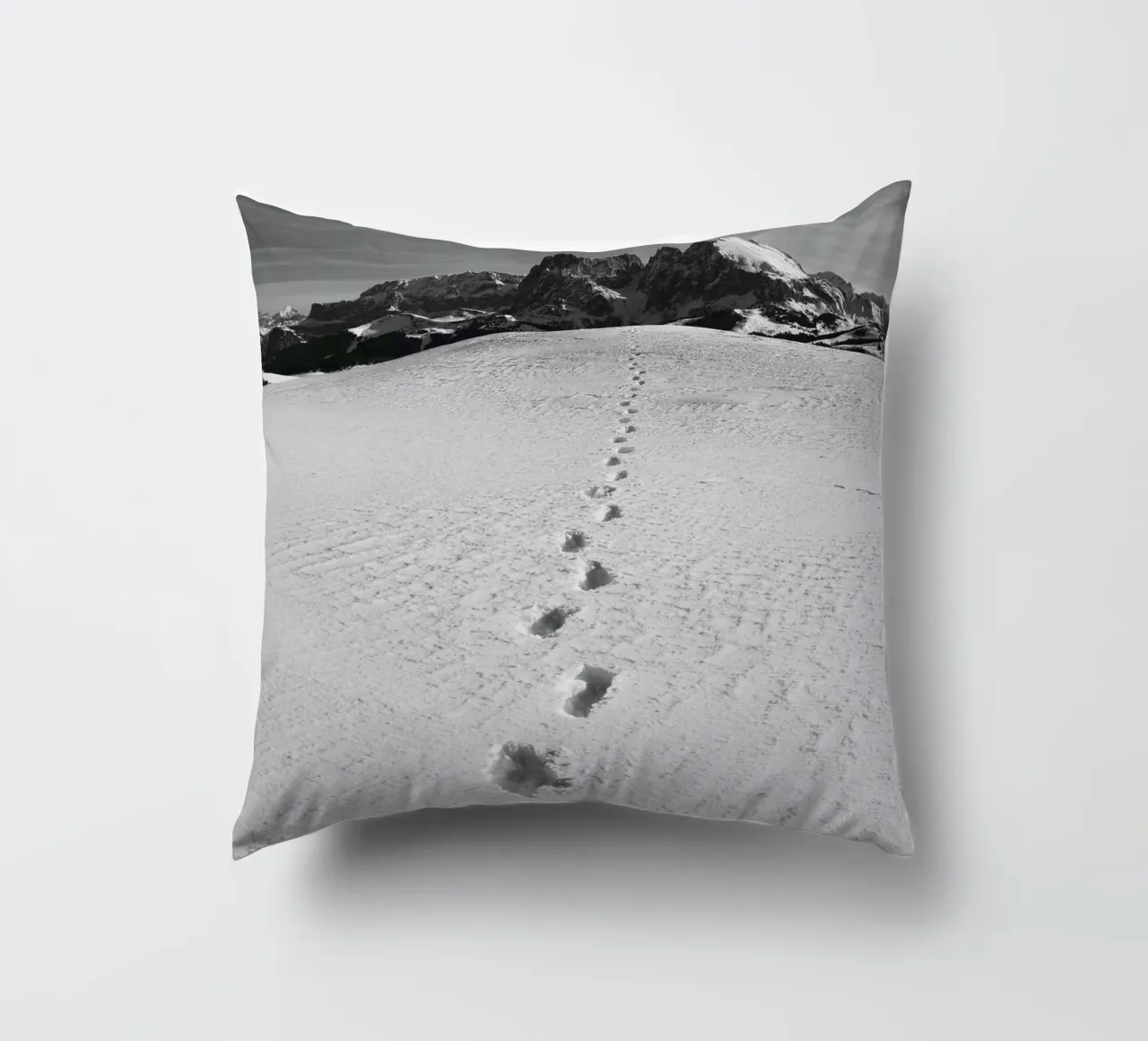 Footprints in the snow cuscino da Fjöllart