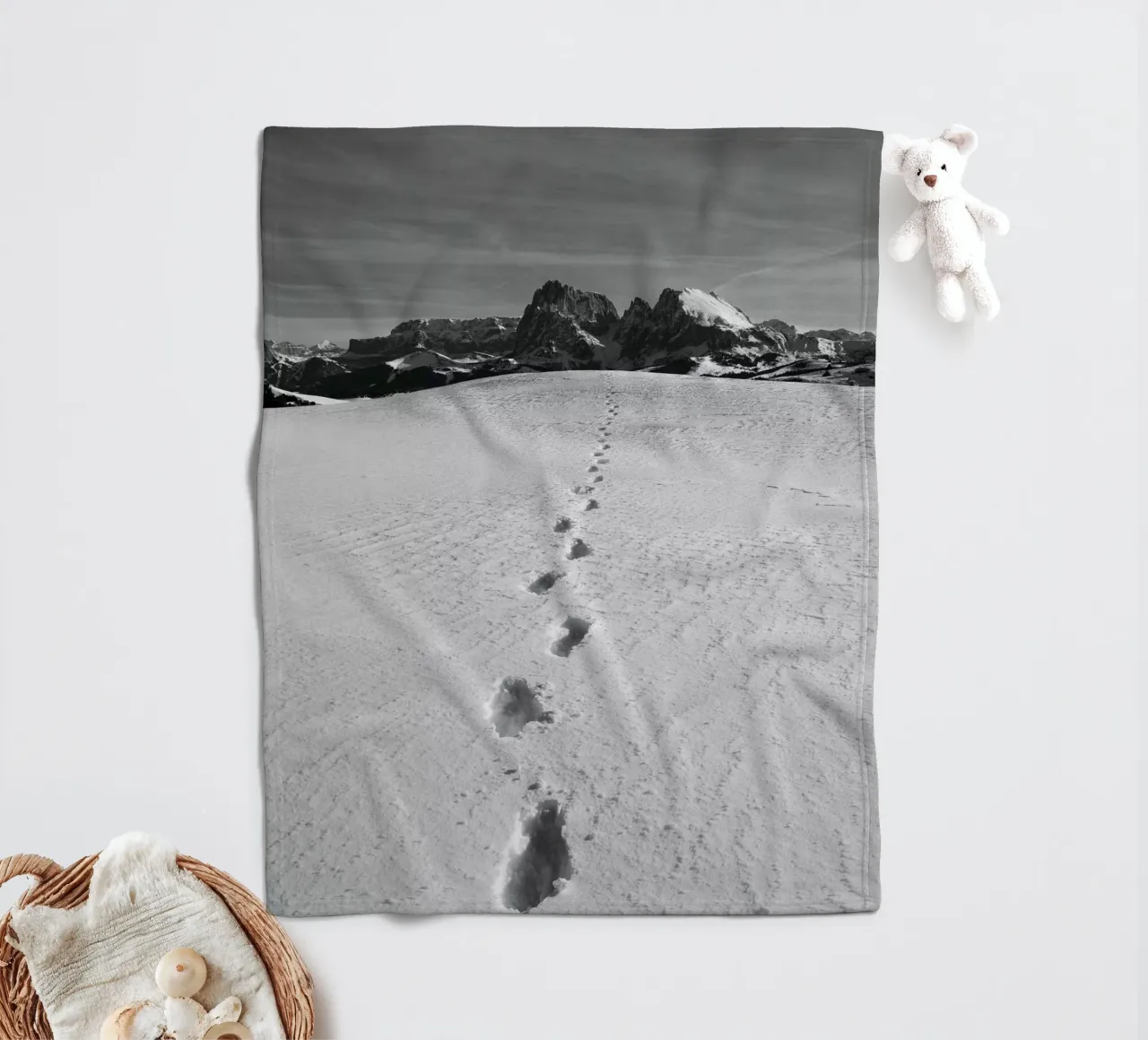 Footprints in the snow coperta in pile da Fjöllart