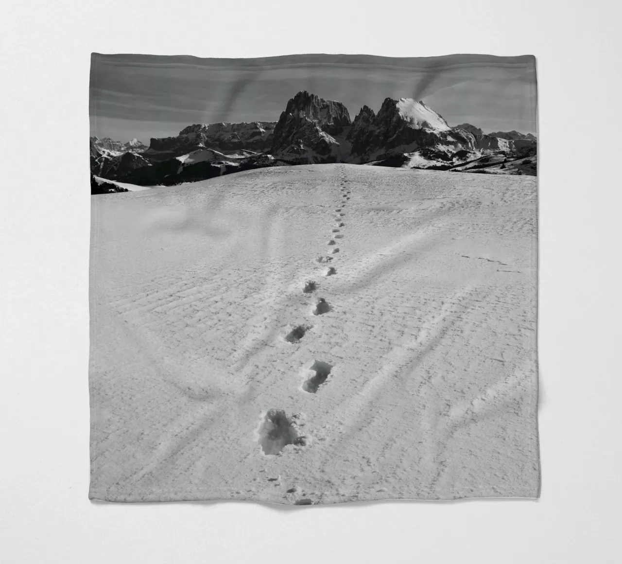 Footprints in the snow coperta in pile da Fjöllart