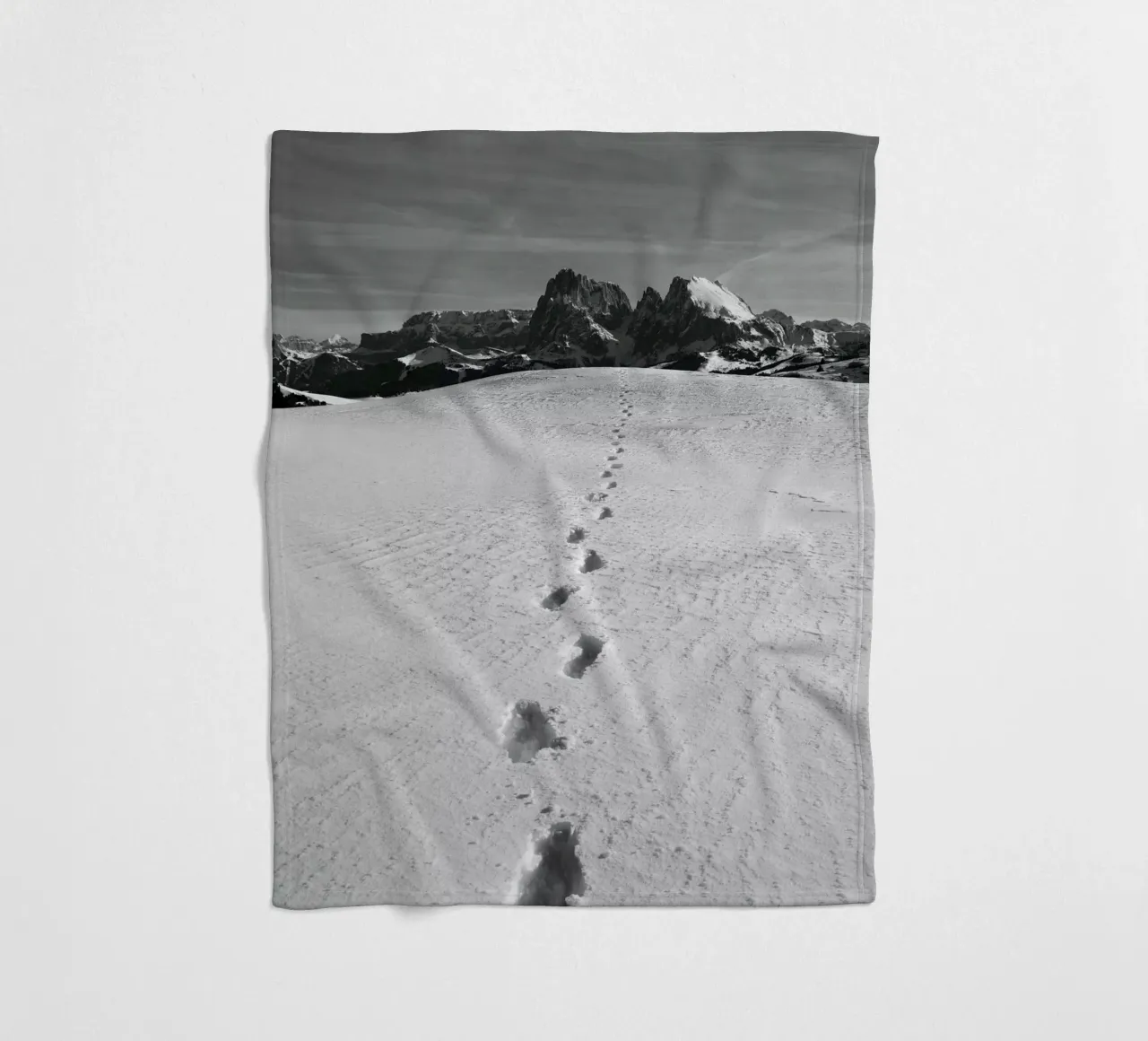 Footprints in the snow coperta in pile da Fjöllart