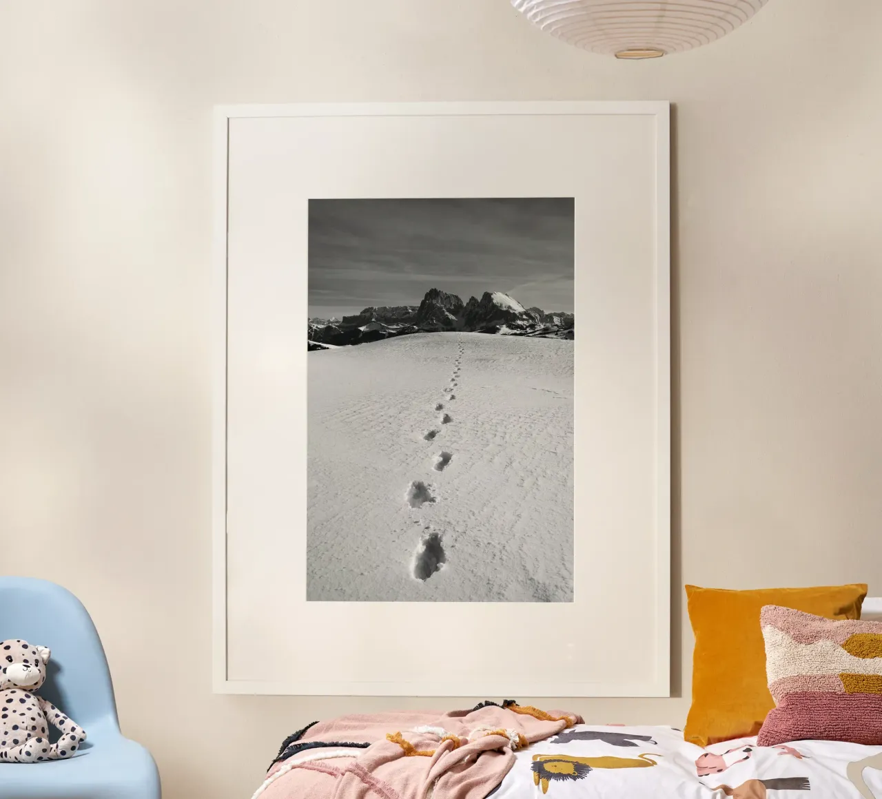 Footprints in the snow poster con telaio in legno da Fjöllart