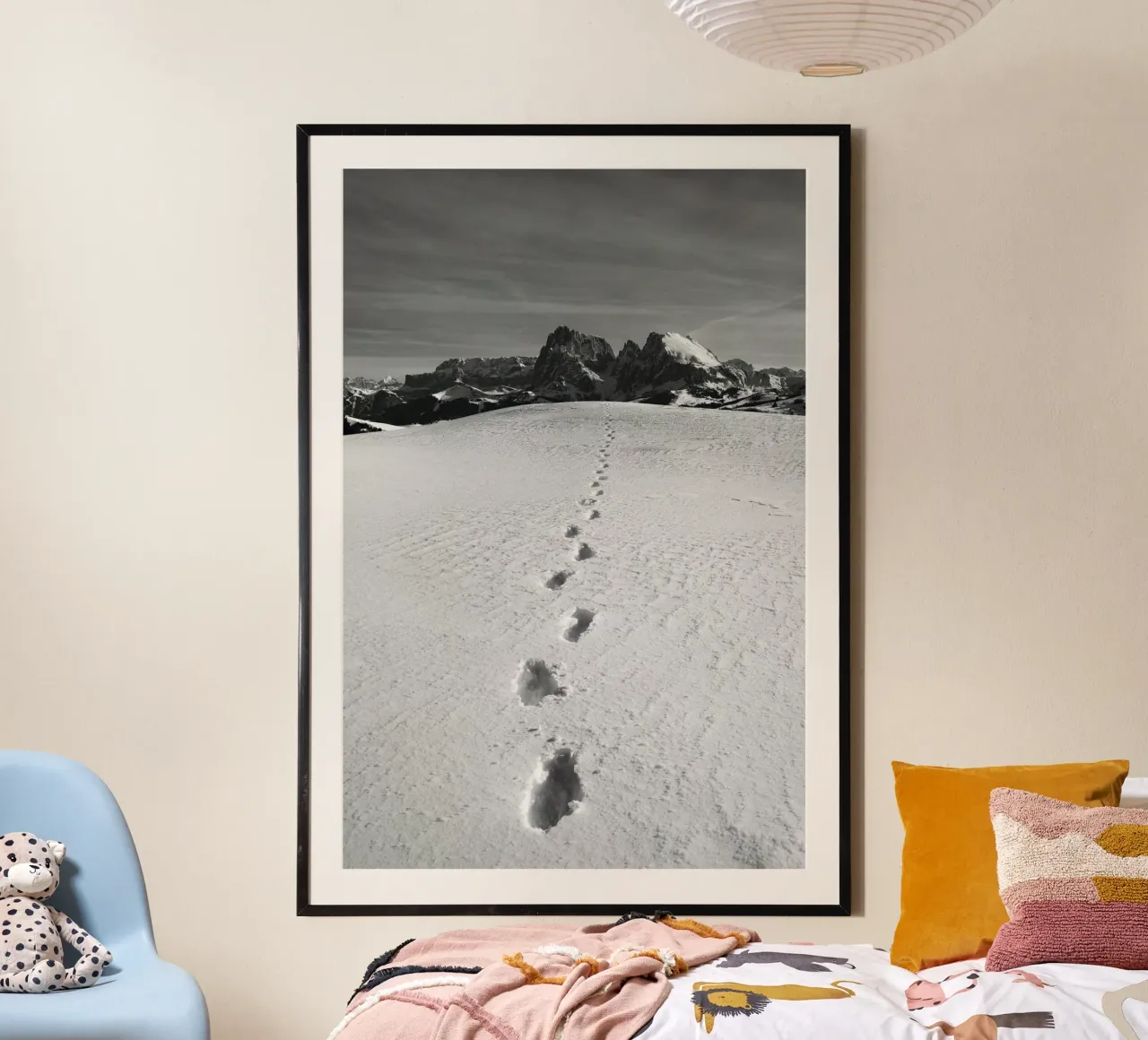 Footprints in the snow poster con telaio in legno da Fjöllart