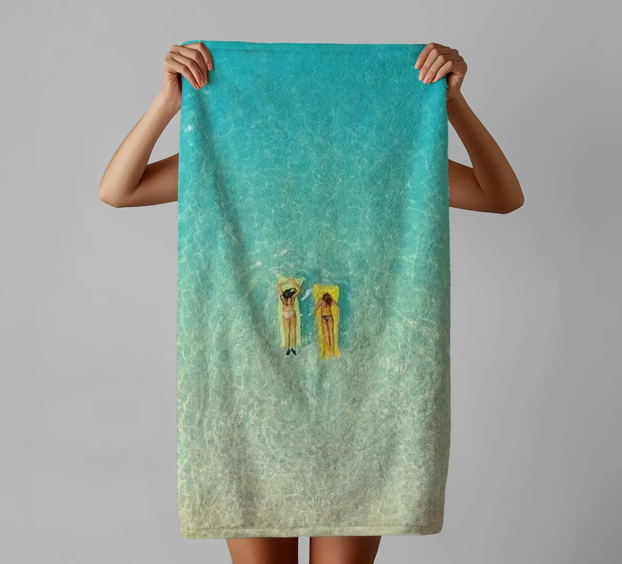 couple on ocean asciugamano da bagno da Fost
