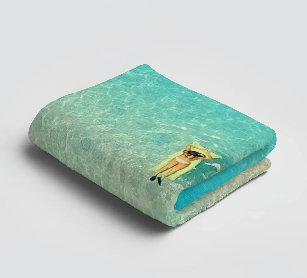 couple on ocean asciugamano da bagno da Fost