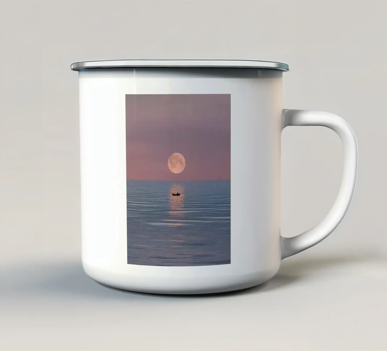 boating with moon emaille mok van juli