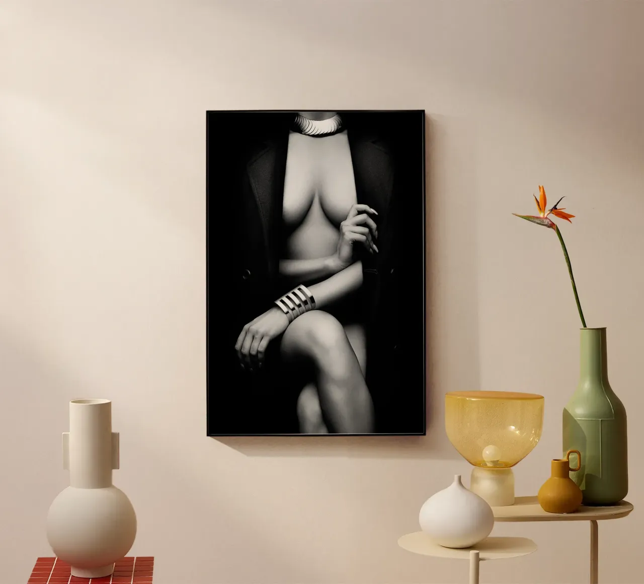 Nudo femminile con cappotto plexiglass da Lora