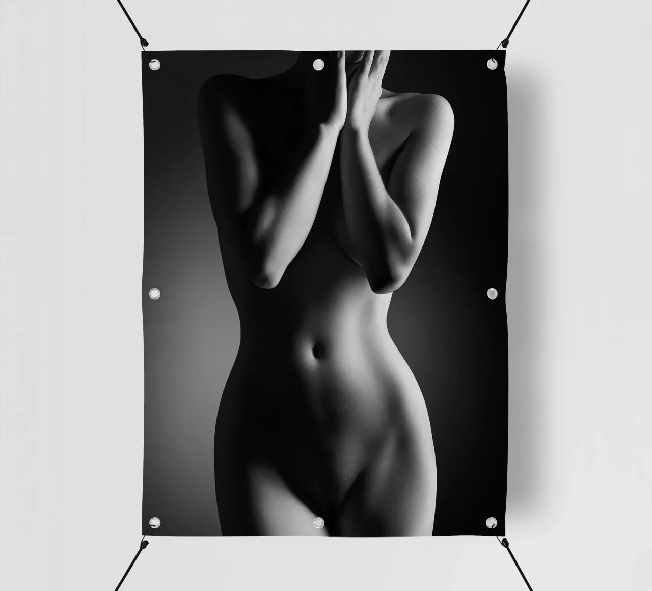 Nudo femminile in piedi telo in pvc da Lora