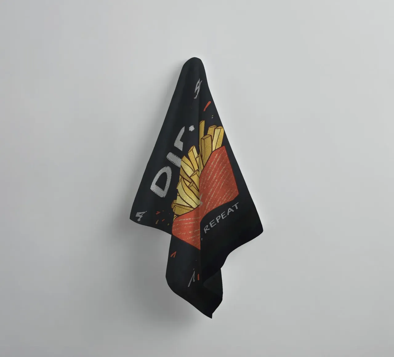 Patate fritte "DIP, EAT, REPEAT". asciugamano da bagno da DesignDoodle