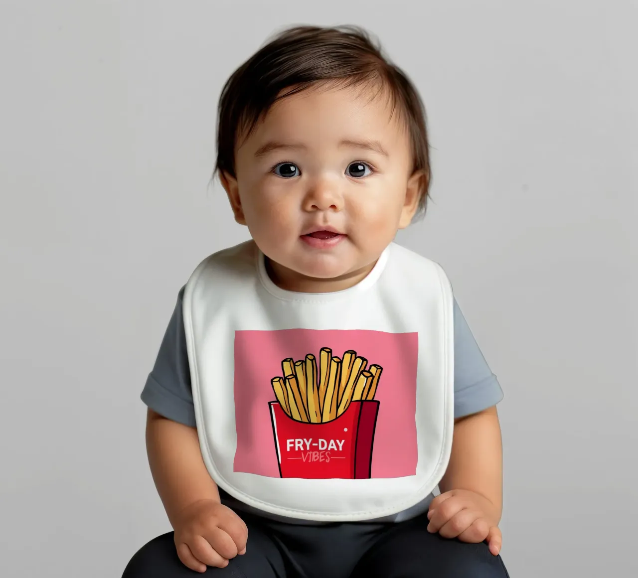 Patatine fritte "FRY-DAY VIBES" su sfondo rosa bavaglino da DesignDoodle