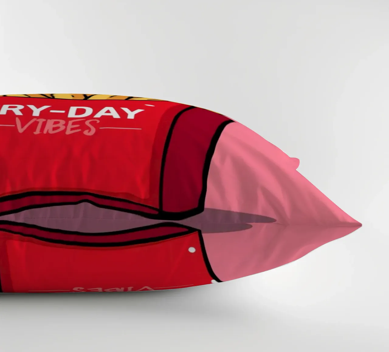 Patatine fritte "FRY-DAY VIBES" su sfondo rosa cuscino da DesignDoodle