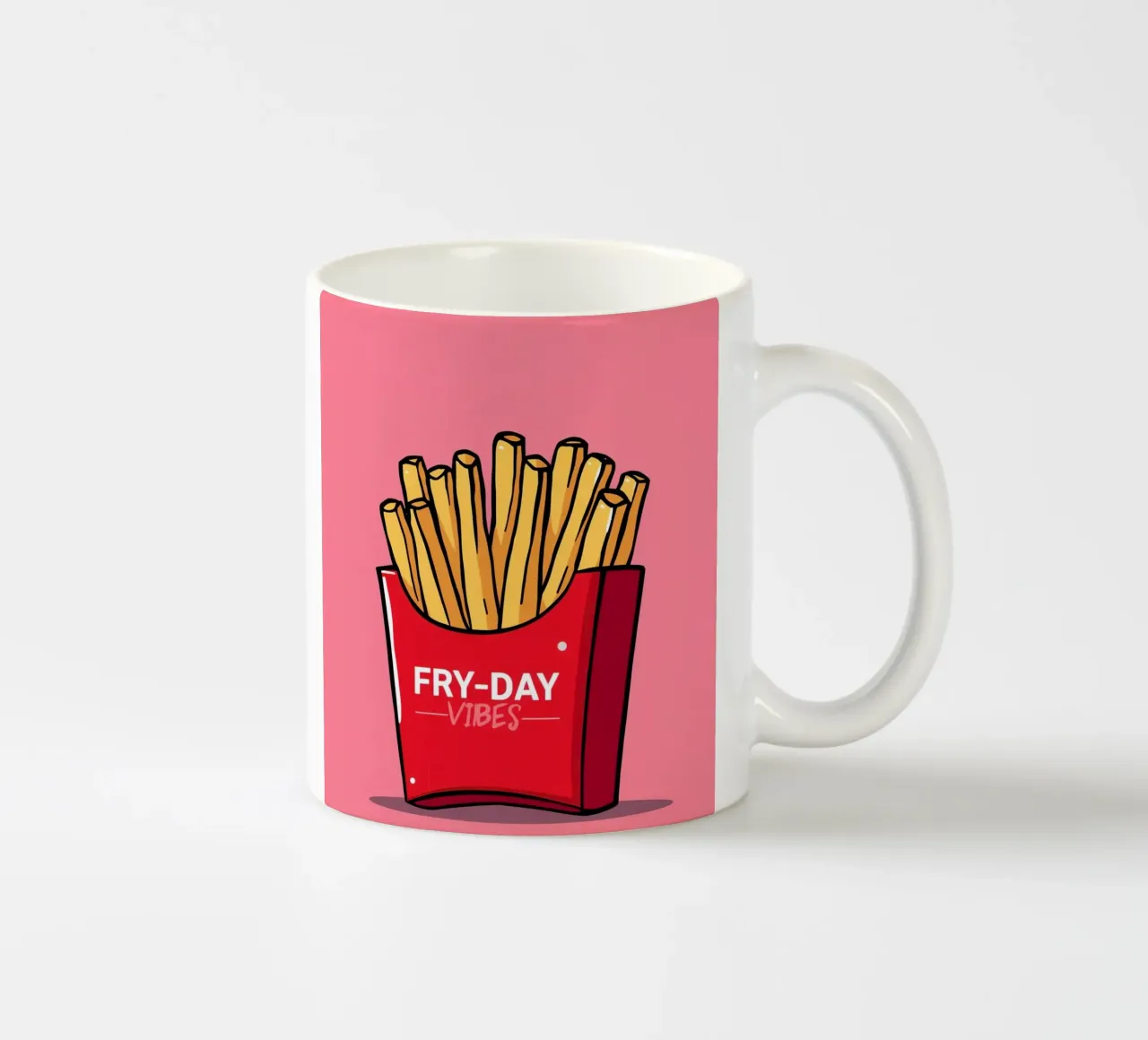 Pommes Frites "FRY-DAY VIBES" auf rosa Hintergrund Keramik Tasse von DesignDoodle