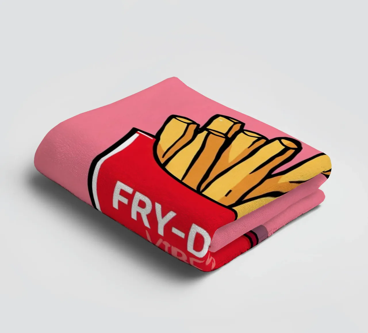 Pommes Frites "FRY-DAY VIBES" auf rosa Hintergrund Handtuch von DesignDoodle