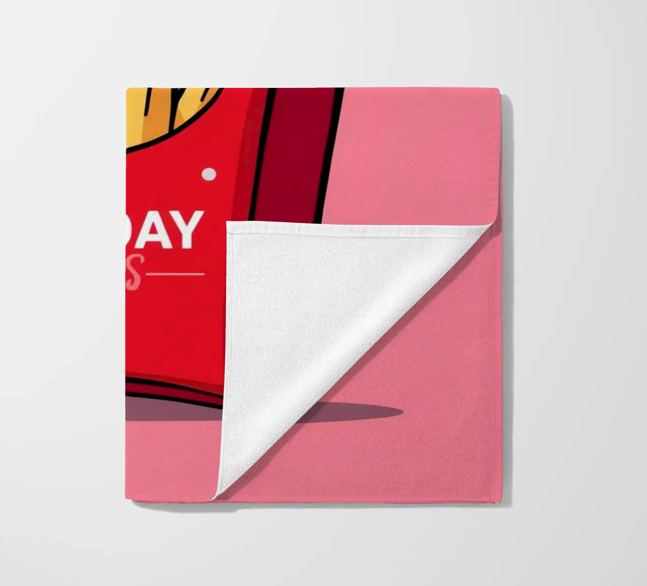 Frites "FRY-DAY VIBES" Op Roze Achtergrond strandhanddoek van DesignDoodle