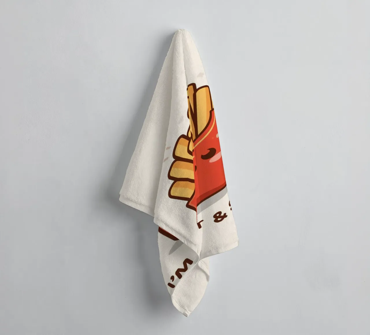 Patatine fritte con faccia felice " Io sono caldo e salato " asciugamano da bagno da DesignDoodle