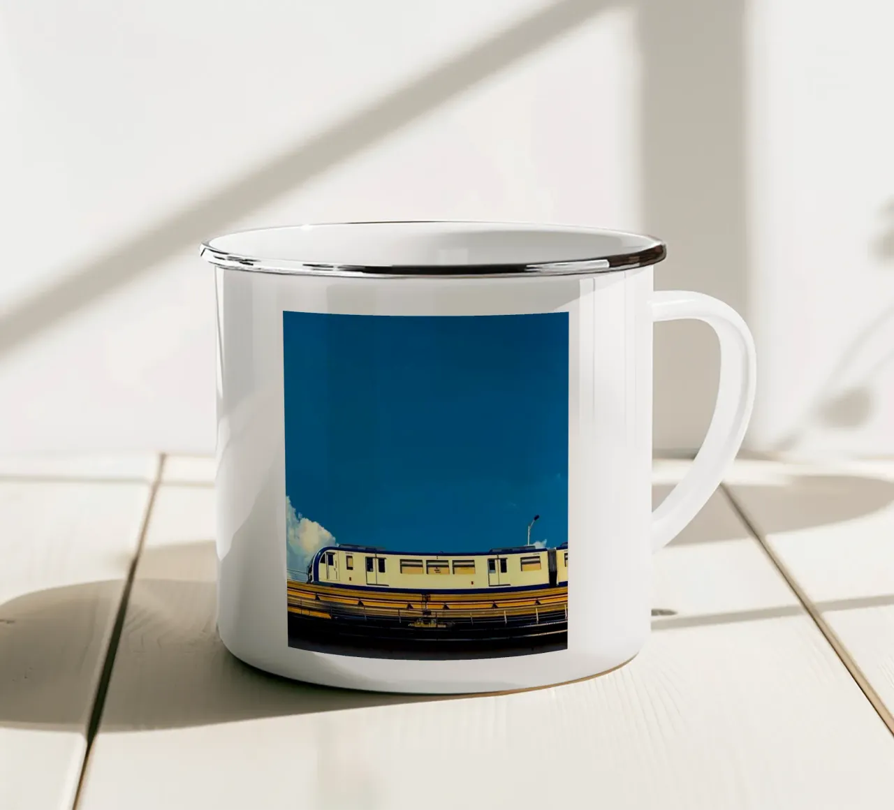train in sunset tazza in smalto da juli