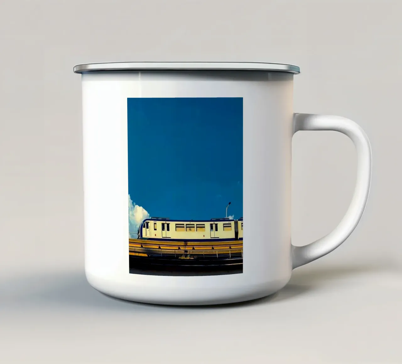 train in sunset tazza in smalto da juli