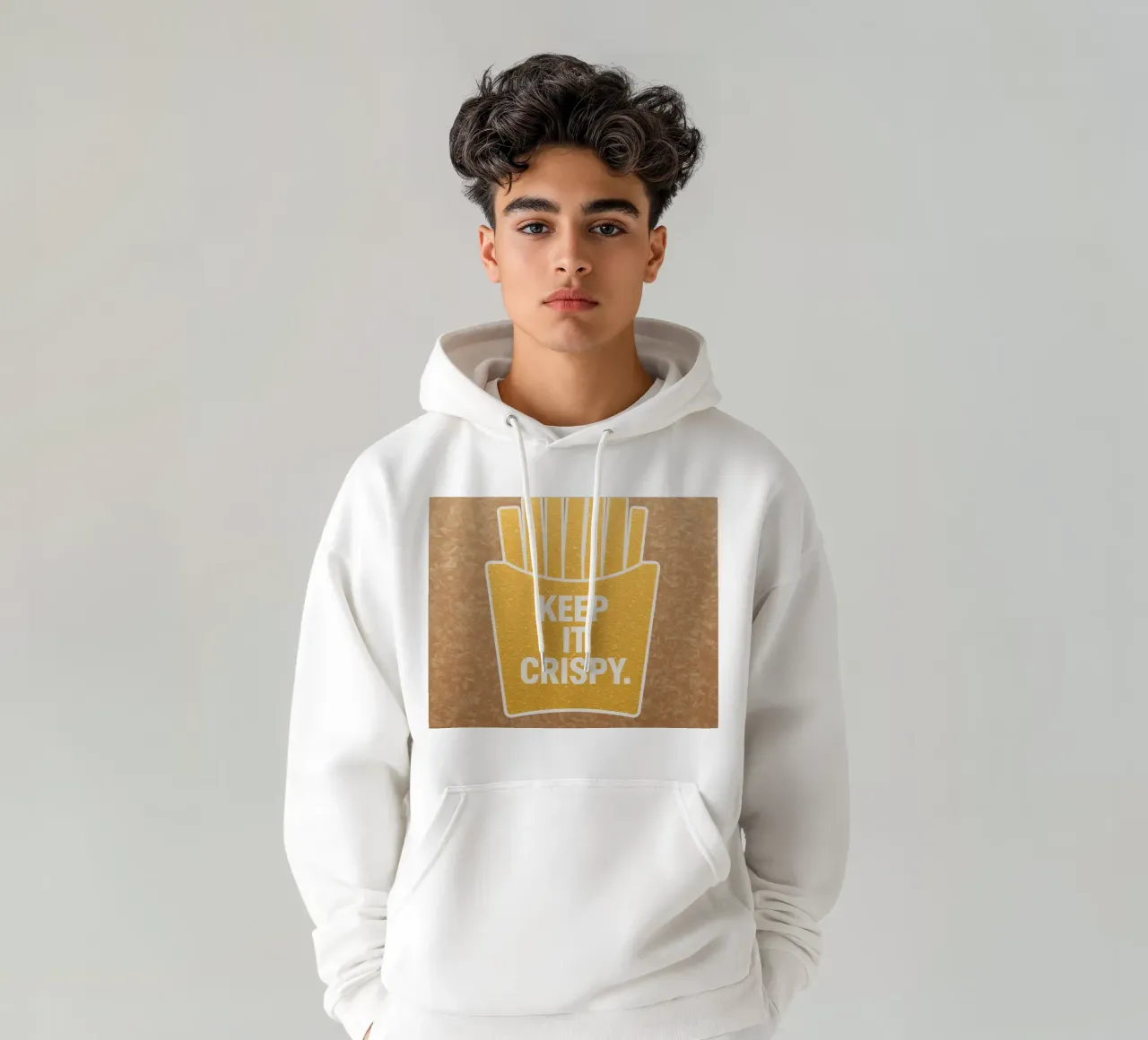 Patatine fritte dorate con "KEEP IT CRISPY felpa con cappuccio da DesignDoodle