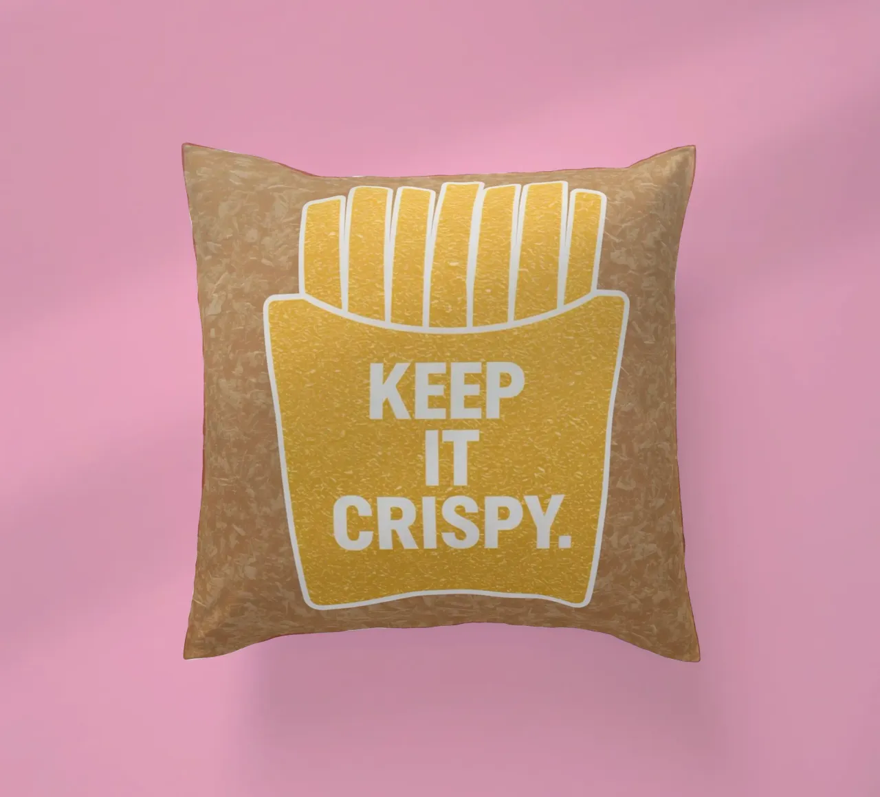 Patatine fritte dorate con "KEEP IT CRISPY cuscino da DesignDoodle