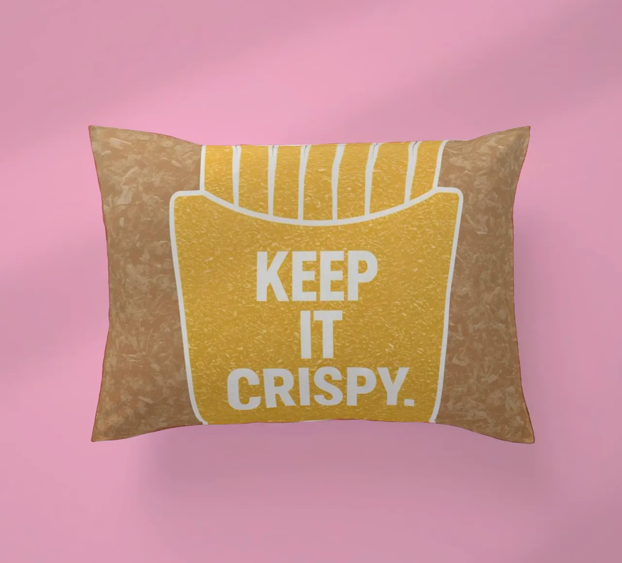 Patatine fritte dorate con "KEEP IT CRISPY cuscino da DesignDoodle