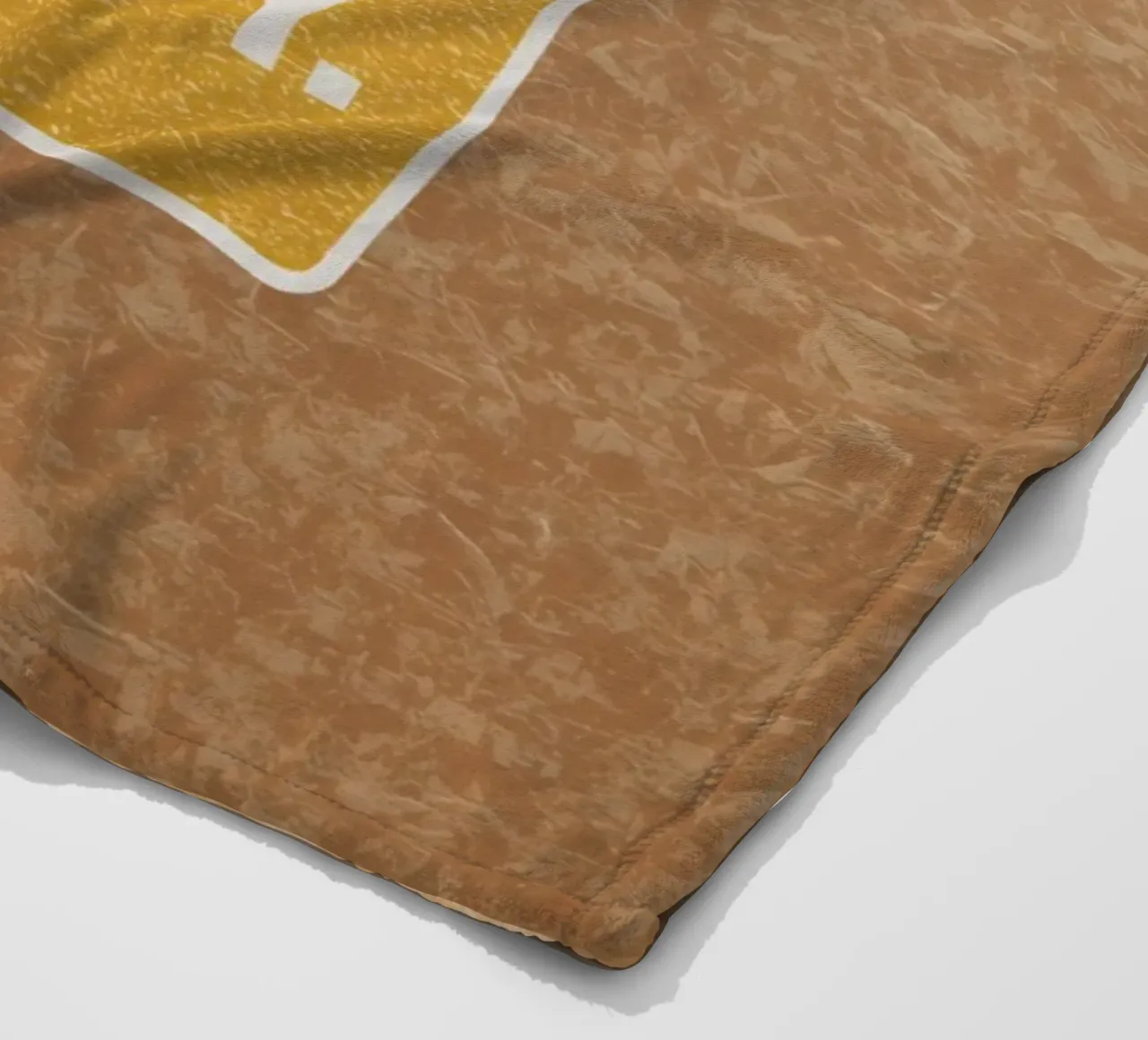 Patatine fritte dorate con "KEEP IT CRISPY coperta in pile da DesignDoodle