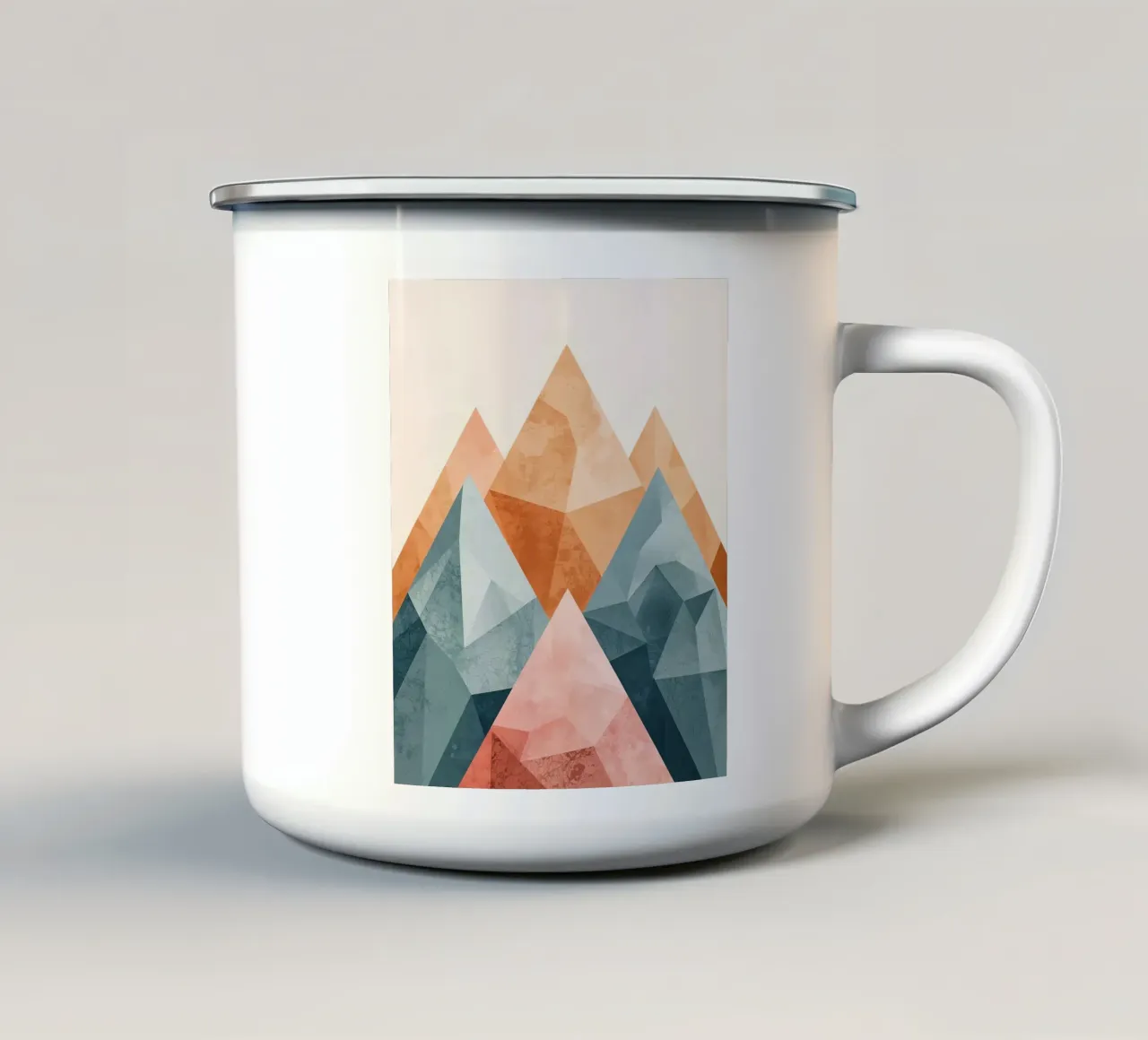 Paesaggio geometrico di montagna con sfaccettature strutturate tazza in smalto da DesignDoodle