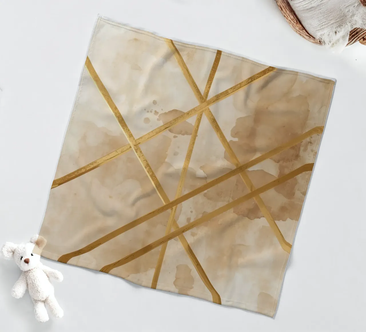 Gold Geometric Pattern on Textured Brown Background coperta in pile da DesignDoodle