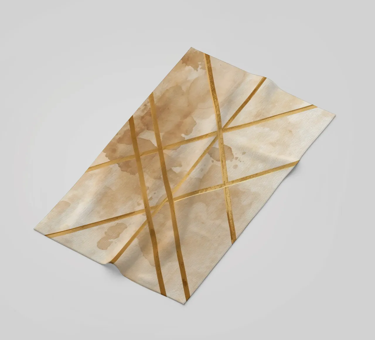 Gold Geometric Pattern on Textured Brown Background telo mare da DesignDoodle