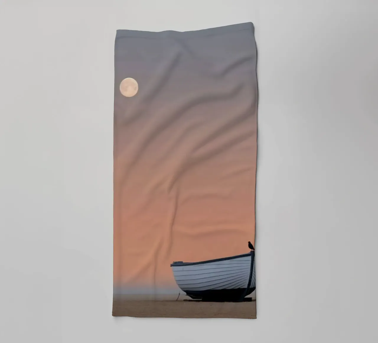 boat with moon asciugamano da bagno da marty