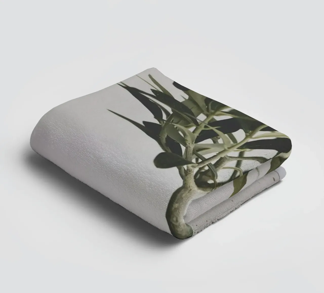 vase in shade Handtuch von marty